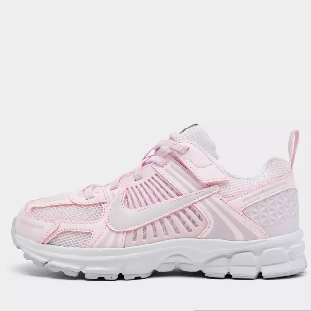 New with box Nike girls Vomero 5 stretch lace pink and white sneakers shoes
